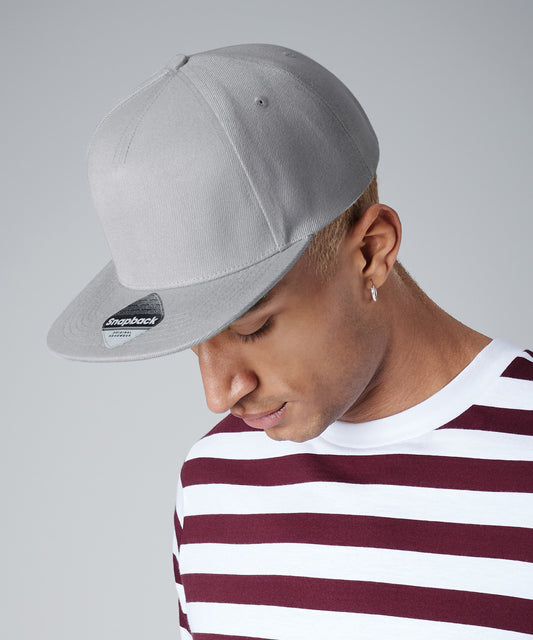 Caps - Platt snapback med unik design för en personlig stil