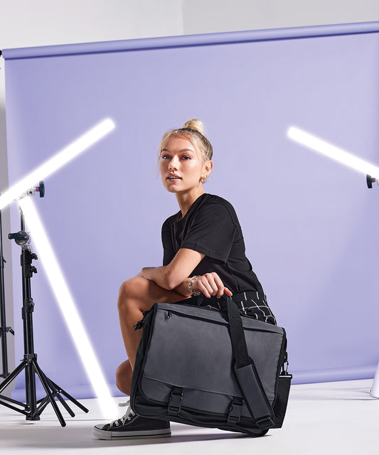 Bags - Elegant och Funktionell Portföljväska för Arbete och Fritid